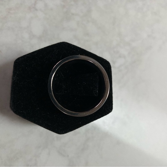 Titanium band 14GP centre band with 5 CZ stones  Black Leather Ridged inlay Sz 9 - Picture 5 of 7